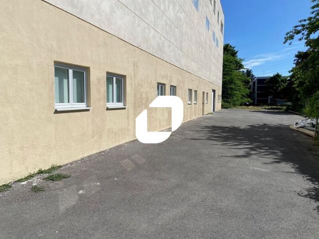 Location local d'activité Neuilly sur Marne ZFU Chanoux