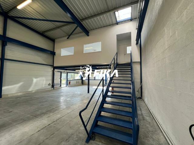 Location local d'activité Saint Jean d'Illac Proche A630 A63