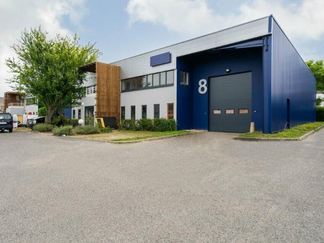 Location local d'activité Saint Ouen l'Aumône Proche A15 A115