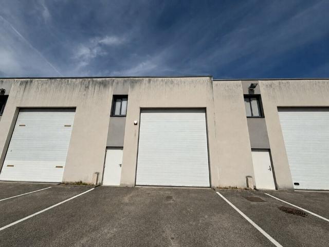 Location local d'activité Saint Laurent de Mure Proche A43 et aéroport