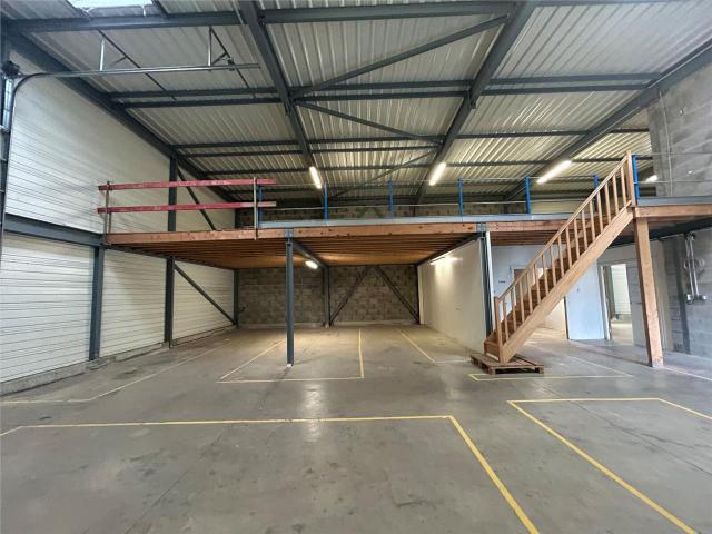 Location local d'activité Saint Nazaire Brais Hauteur 6 m
