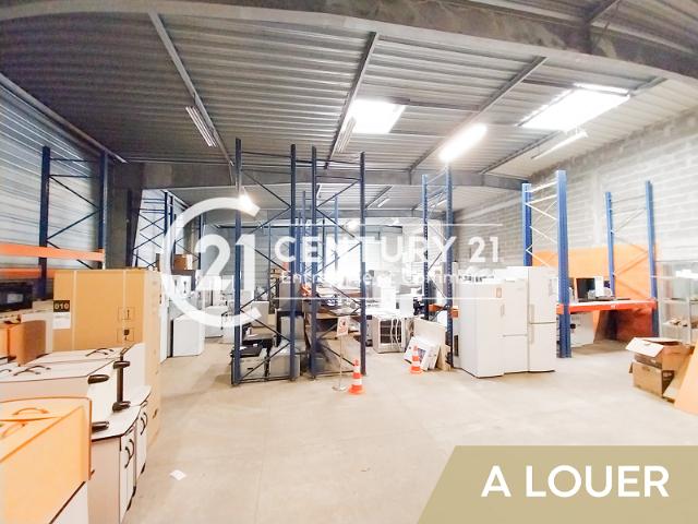 Location local d'activité Saint Nazaire Showroom et espaces extérieurs