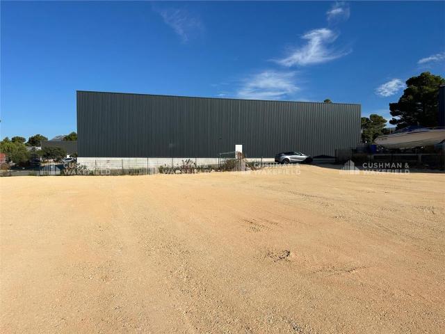 Location local d'activité Signes Terrain privatif 3 500 m²