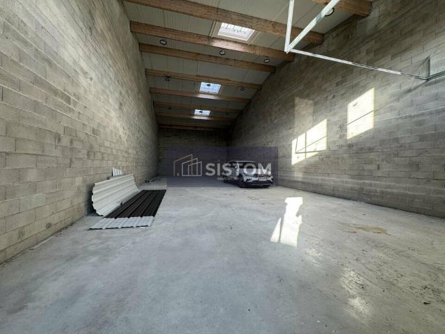 Location local d'activité Persan Mezzanine 60 m²