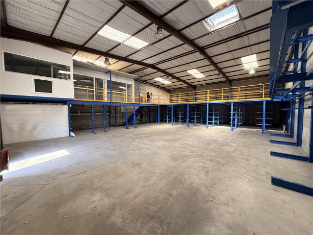Location local d'activité Puget sur Argens Sortie autoroute