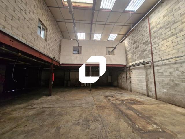 Location local d'activité Roissy en Brie Proche RER E et A4