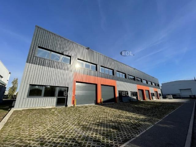 Location local d'activité Trappes Accès A12 N10 et transports