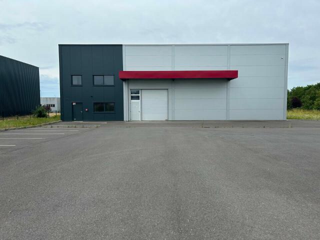 Location local d'activité Trémery Accès A31 A4 Racks inclus