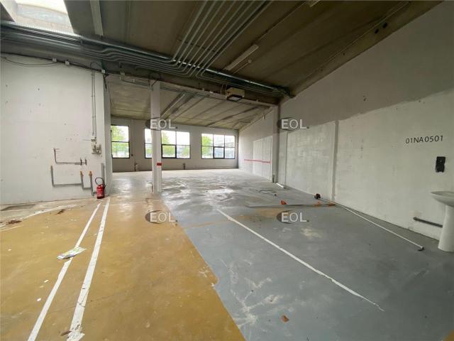 Location local d'activité Villejust Accès A10 N118 RER B