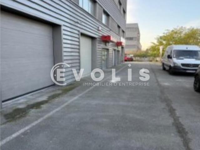 Location local d'activité Villeneuve la Garenne Proche RER et Grand Paris Express