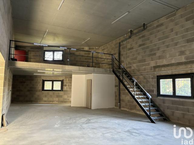 Location Local d'activités 143 m²