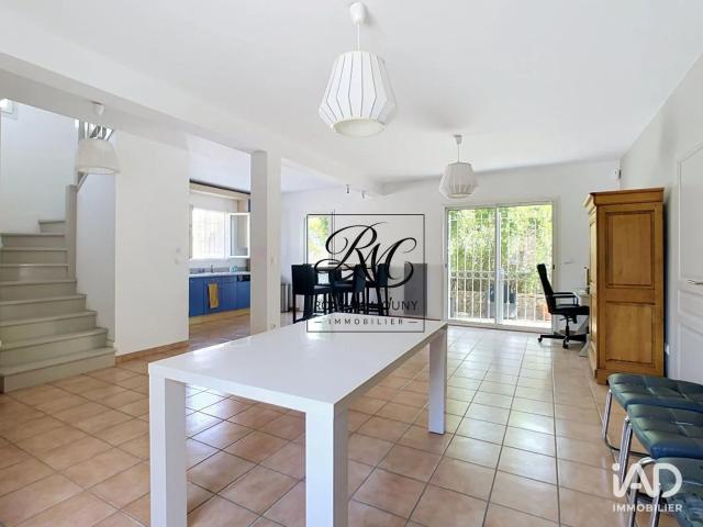 Location Local d'activités 147 m²