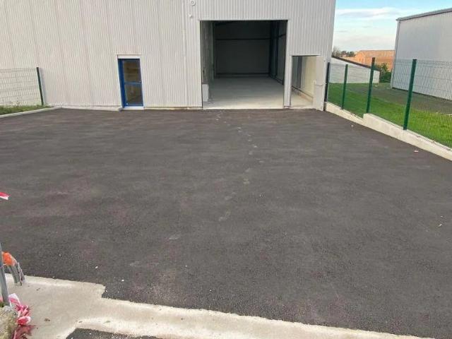Location Local d'activités 165 m²