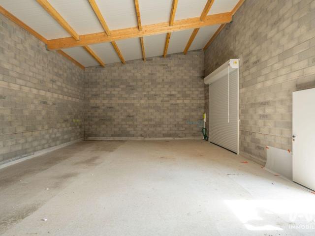 Location Local d'activités 100 m²