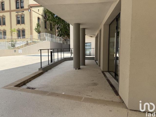 Location Local d'activités 112 m²