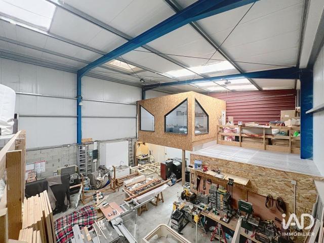 Location Local d'activités 255 m²