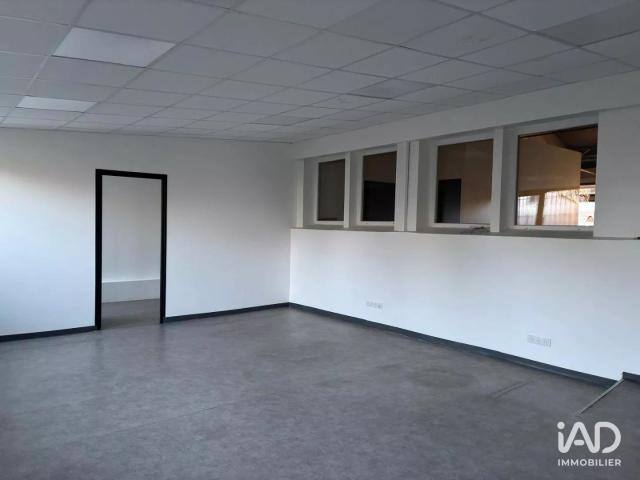Location Local d'activités 305 m²