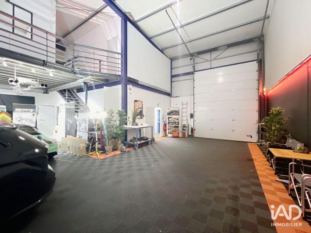 Location Local d'activités 315 m²
