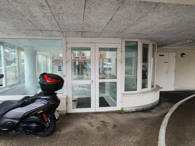 Location Local d'activités 98 m²