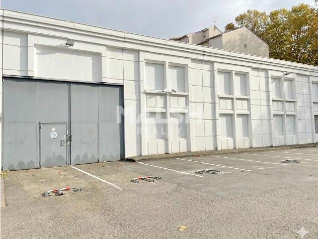 Location local mixte activités bureaux Villeurbanne Métro Gratte Ciel