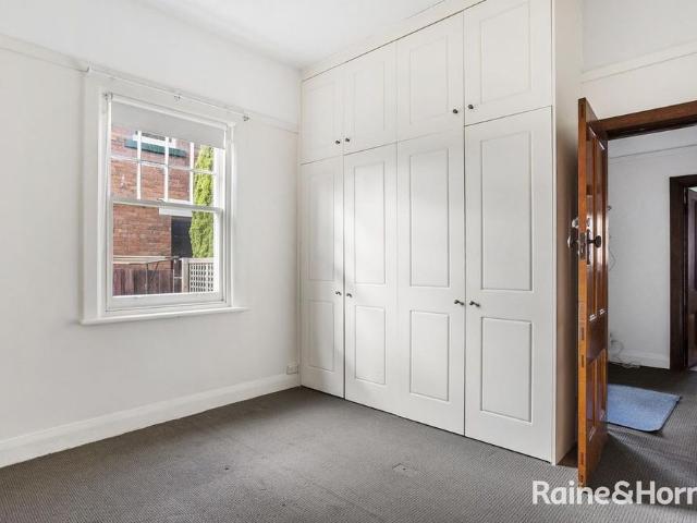 Location Location In the Heart of Battery Point!