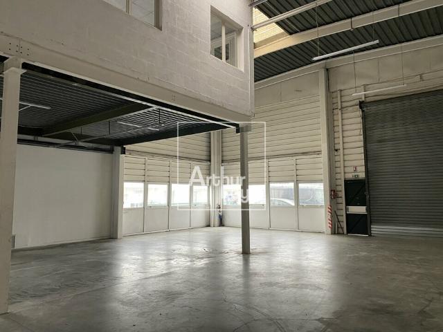 Location locaux Bondoufle Accès N104 A6 Stockage court terme