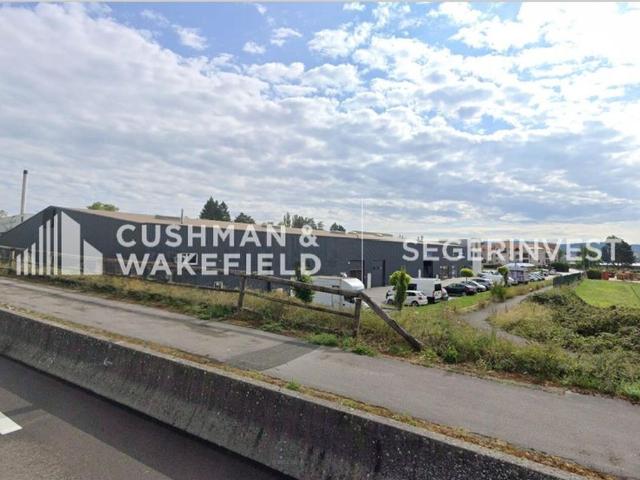 Location locaux d'activité Besançon Porte sectionnelle 4x4 m