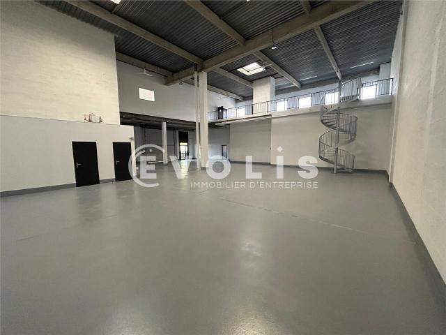 Location locaux d'activité et bureaux Lisses Accès RER D et A6