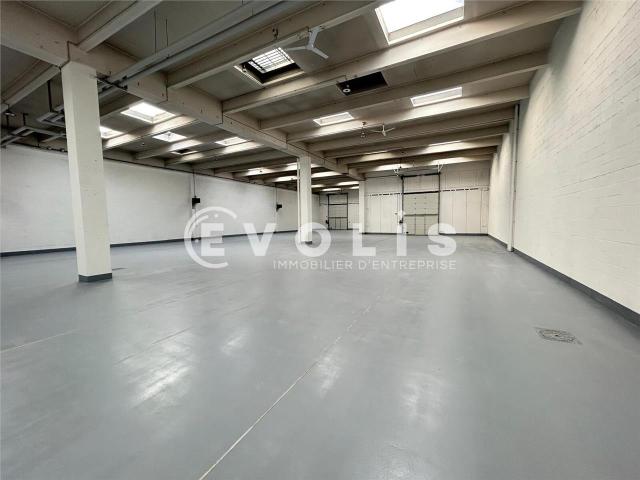 Location locaux d'activité Evry Courcouronnes Divisible dès 305 m²