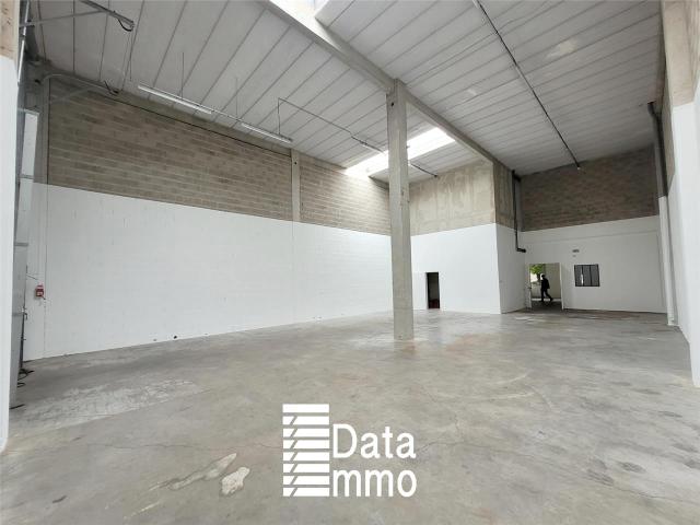 Location locaux d'activité Émerainville Proche A4