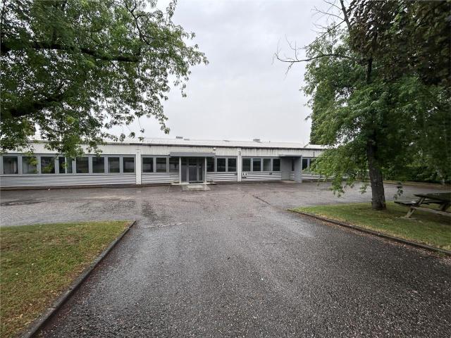 Location locaux d'activité Saint Priest Parc clos sécurisé