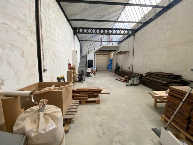 Location locaux mixtes Fleurieu sur Saône Proche A46 A432