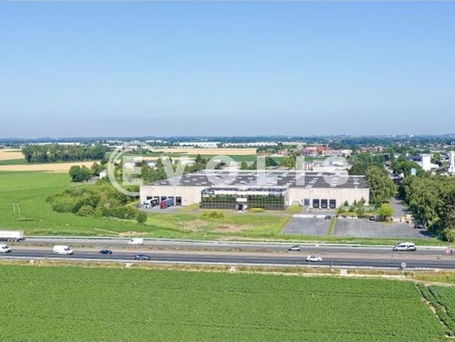 Location locaux polyvalents Templemars Hauteur 8 m