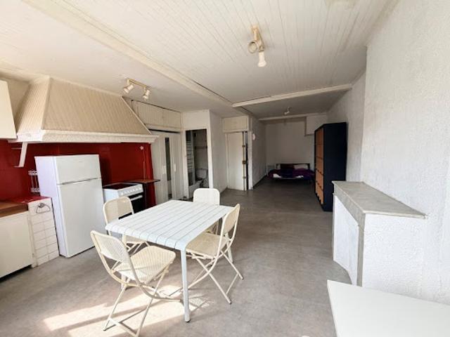 Location Loft 1 pièce 35 m2 Marseille 6ème
