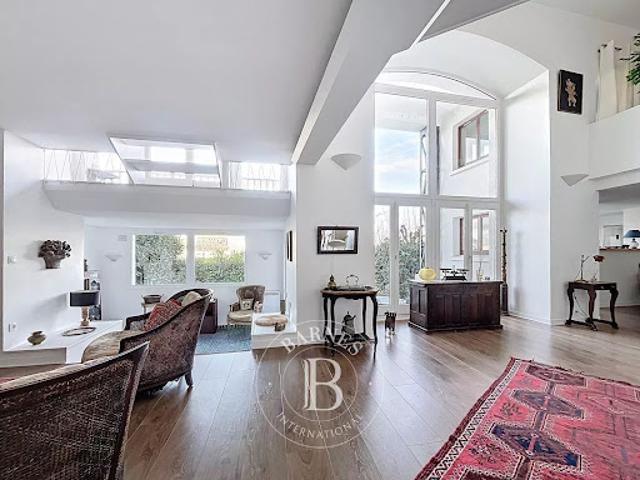 Location Loft 5 pièces 176.24 m2 Sevres