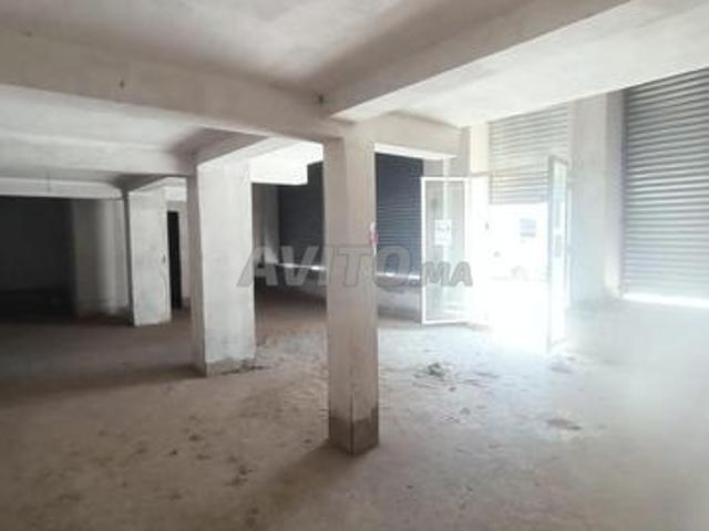 Location magasin avec 4 rideaux à Diour Jamaa