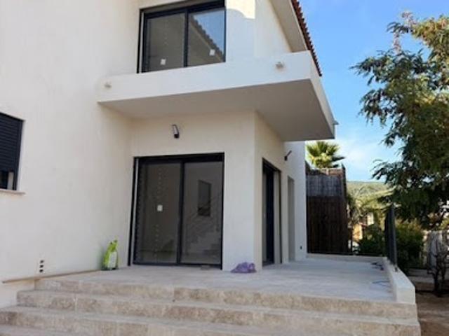 Location Maison 3 pièces 100 m2 Ceyreste