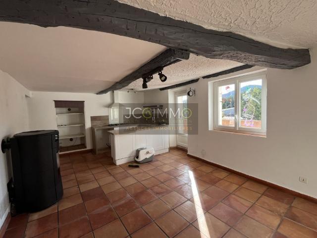 Location Maison 3 pièces 102m² PUGET VILLE 83390