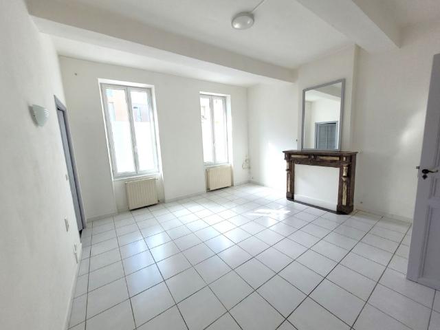 Location Maison 3 pièces 123m² COURSAN 11110