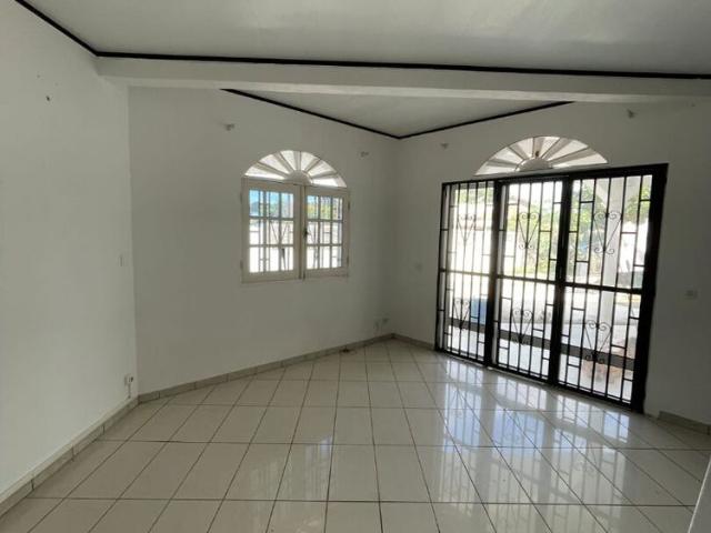 Location maison 3 pièces, 138.00m², Macouria