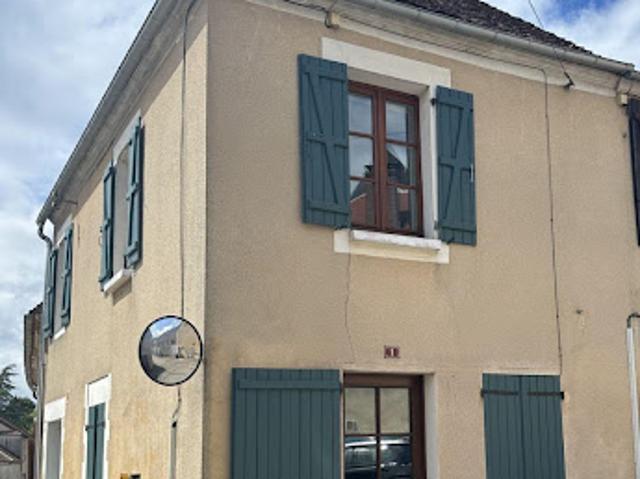 Location Maison 3 pièces 42 m2 Saint Sauveur en Puisaye