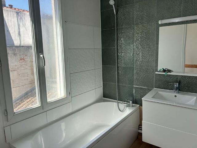 Location maison 3 pièces, 52.00m², Rochefort