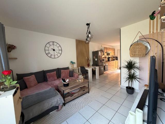 Location Maison 3 pièces 53m² VONNAS 01540