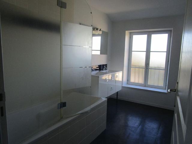 Location maison 3 pièces, 68.00m², Fay aux Loges