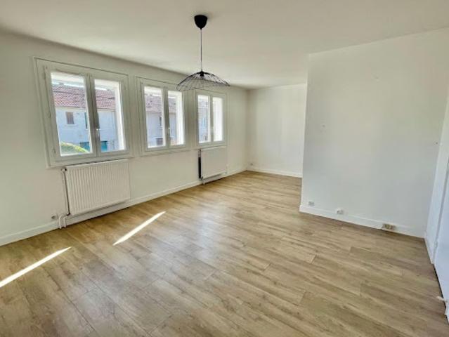 Location Maison 3 pièces 76 m2 Coulounieix Chamiers