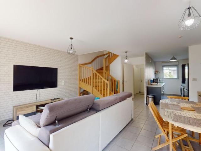 Location Maison 3 pièces 79m² LONGVIC 21600