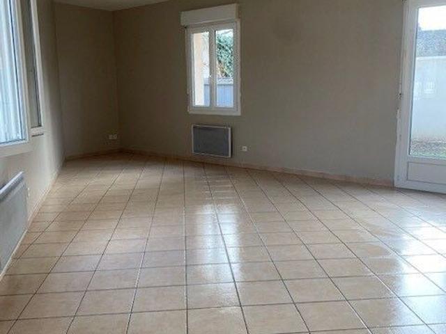 Location maison 3 pièces, 80.00m², Vitry aux Loges
