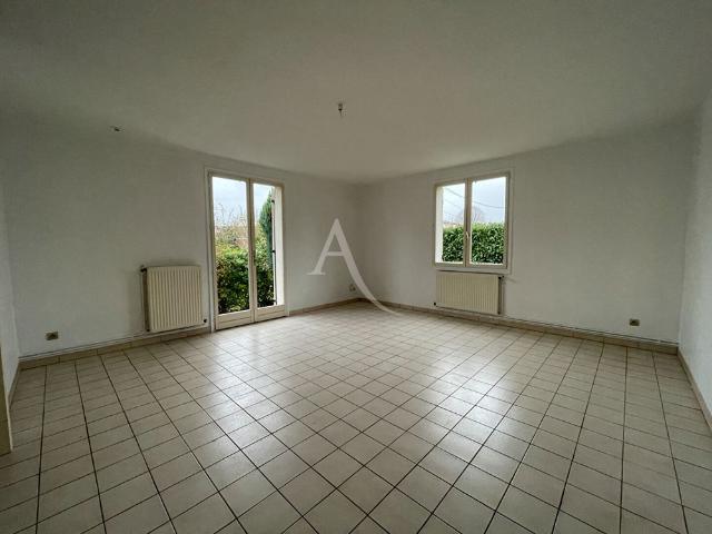 Location maison 3 pièces, 81.00m², Saintes