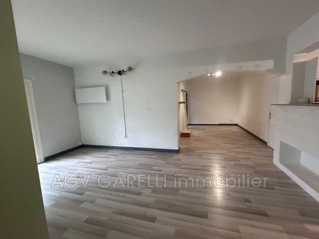 Location Maison 3 pièces 85m² HYERES 83400