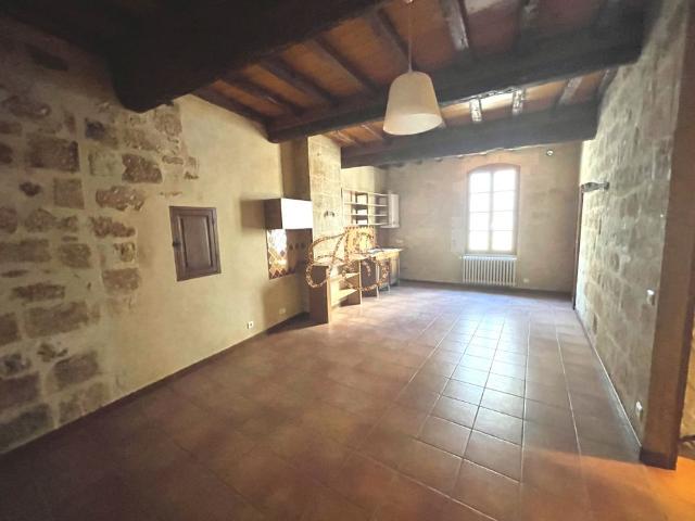 Location Maison 3 pièces 87m² ST GILLES 30800